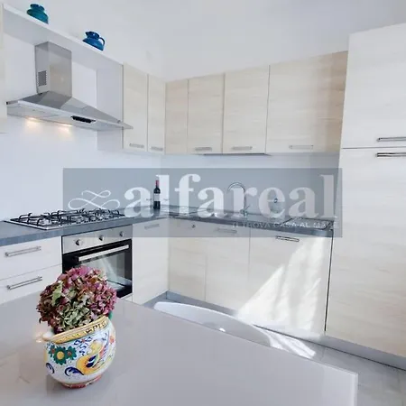 Appartement Marco Polo, 3 Camere, Clima, Giardino E Posto Auto, A 50 M Dal Mare! By Alfareal