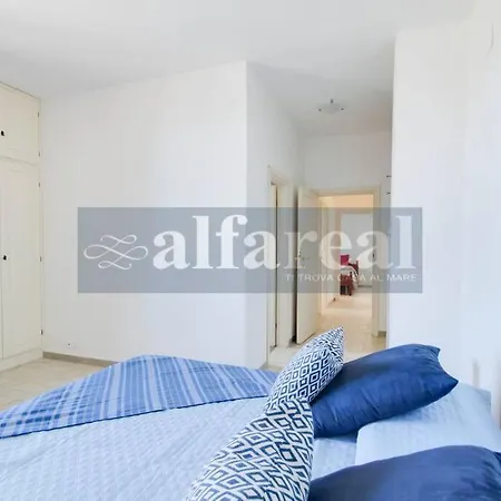 公寓 Marco Polo, 3 Camere, Clima, Giardino E Posto Auto, A 50 M Dal Mare! By Alfareal *
